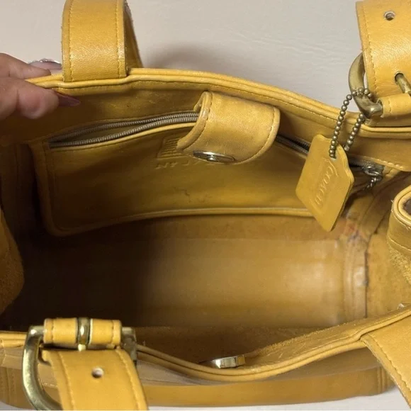 Vintage Coach 4157 Waverly
Soho Shoulder Bag Leather Yellow - Picture 6 of 10